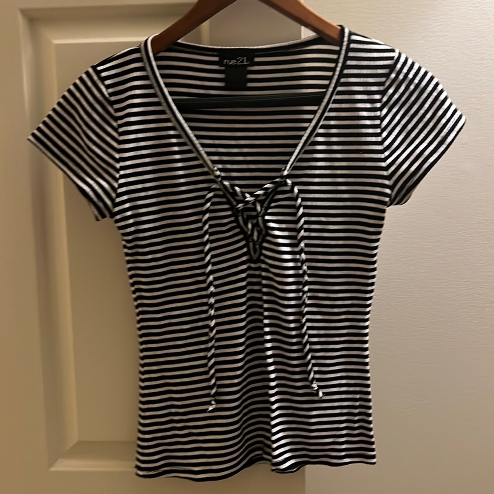 Rue21 Black & White T-Shirt, Size XS